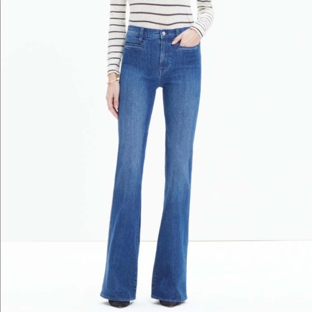 Madewell Flea Market Flare Jean in Kara Wash